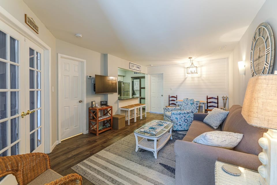 Walk to Beach: Newly Remodeled Condo in Ocean City House in Ocean City