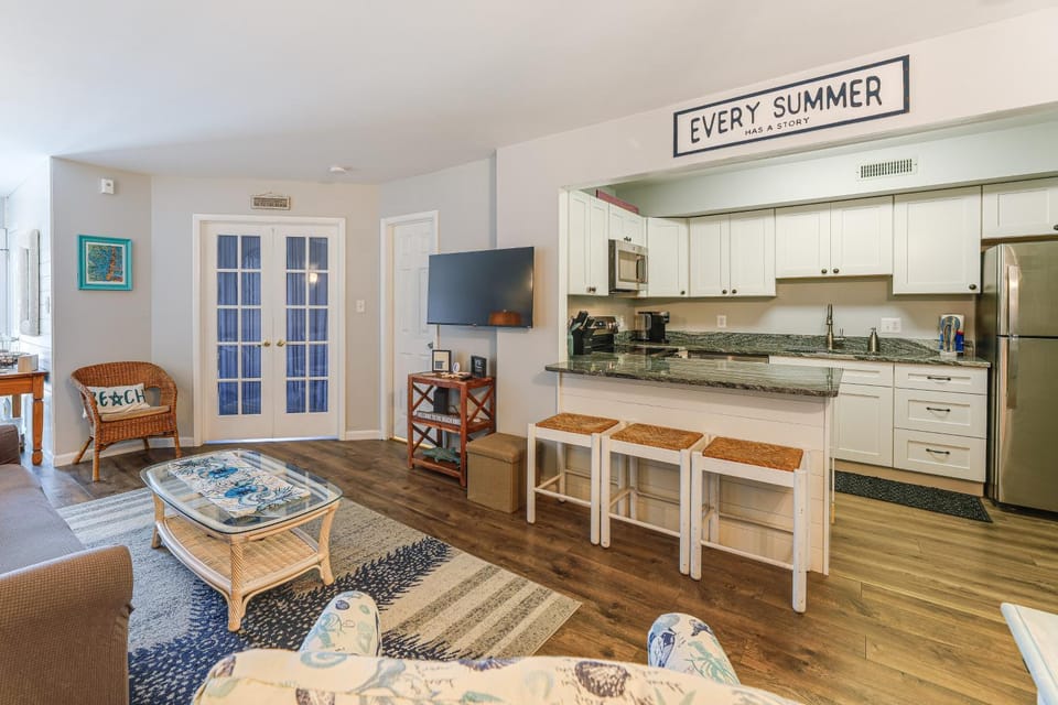 Walk to Beach: Newly Remodeled Condo in Ocean City House in Ocean City
