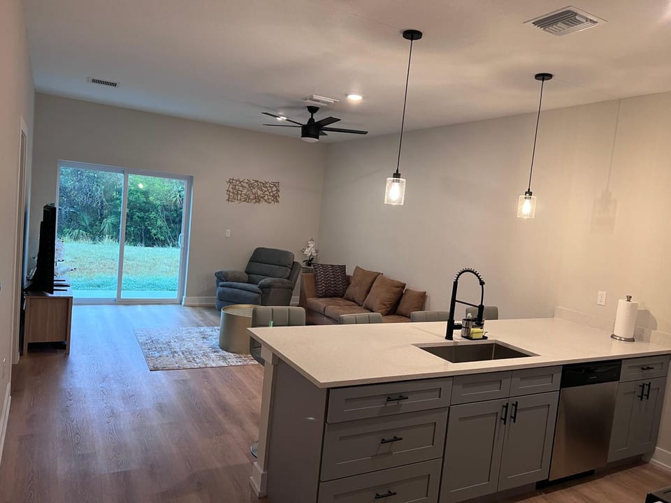 New Modern Home Centrally located House in North Port