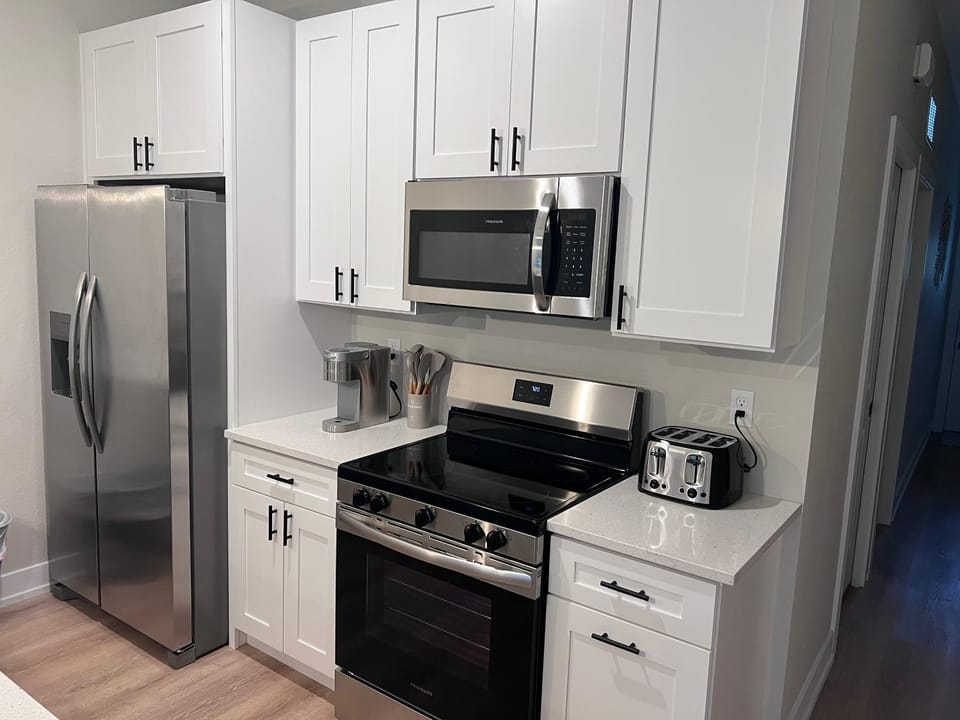 New Modern Home Centrally located House in North Port