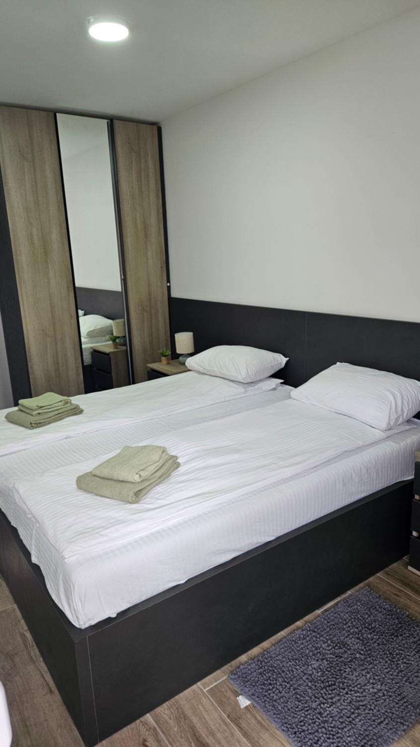 Bed, Photo of the whole room, Bedroom, towels