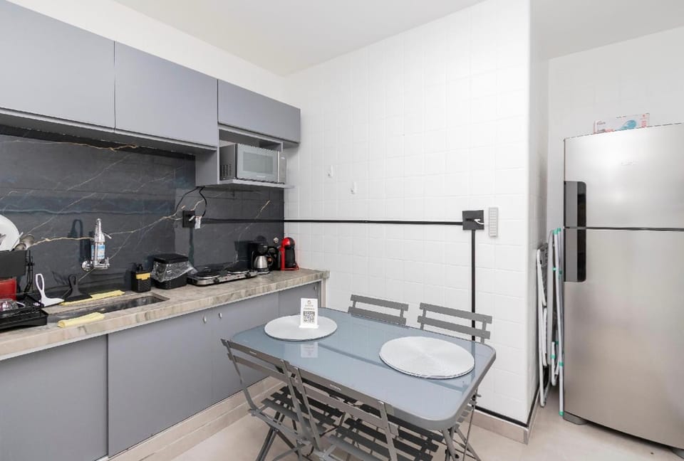 Kitchen or kitchenette, Dining area, stove