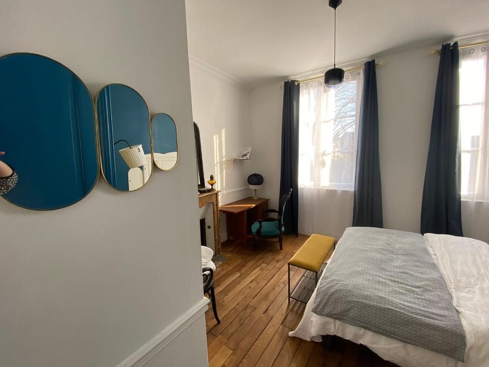 Bed, Photo of the whole room, Bedroom