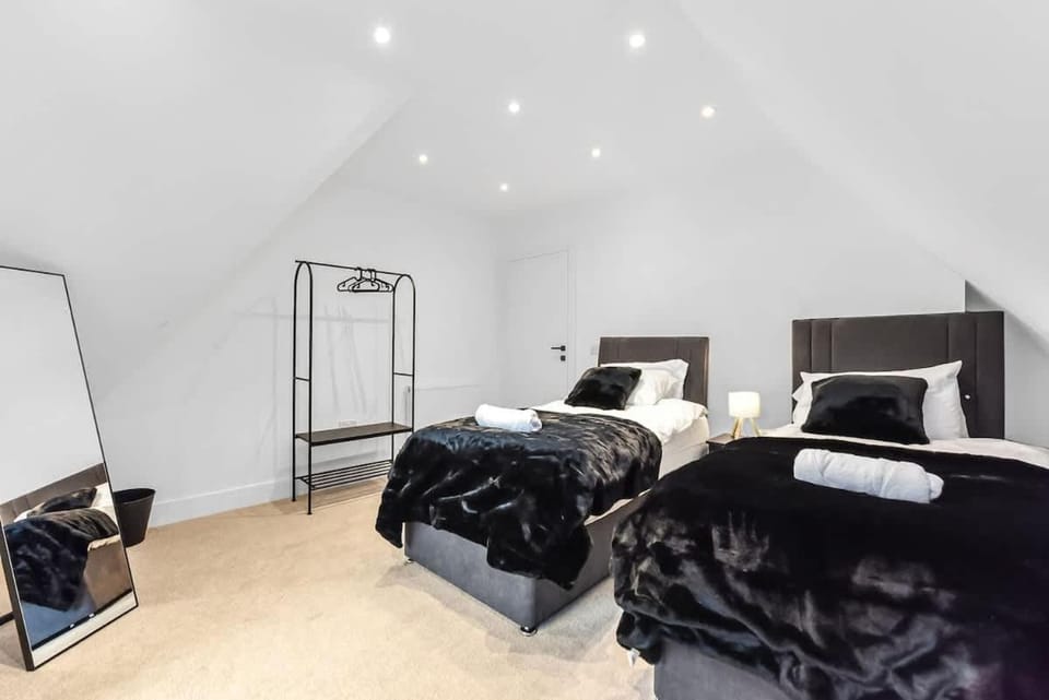 JD Apartments 2 BR Apartment in Croydon