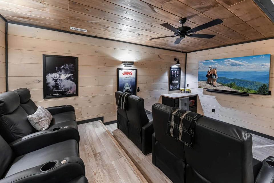 Smith Creek Reserve - Incredible Oasis Vibe Chalet in Sevierville