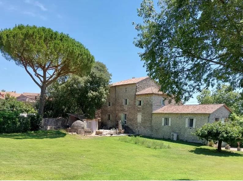 Domaine Saint-Laurent House in Berrias-et-Casteljau