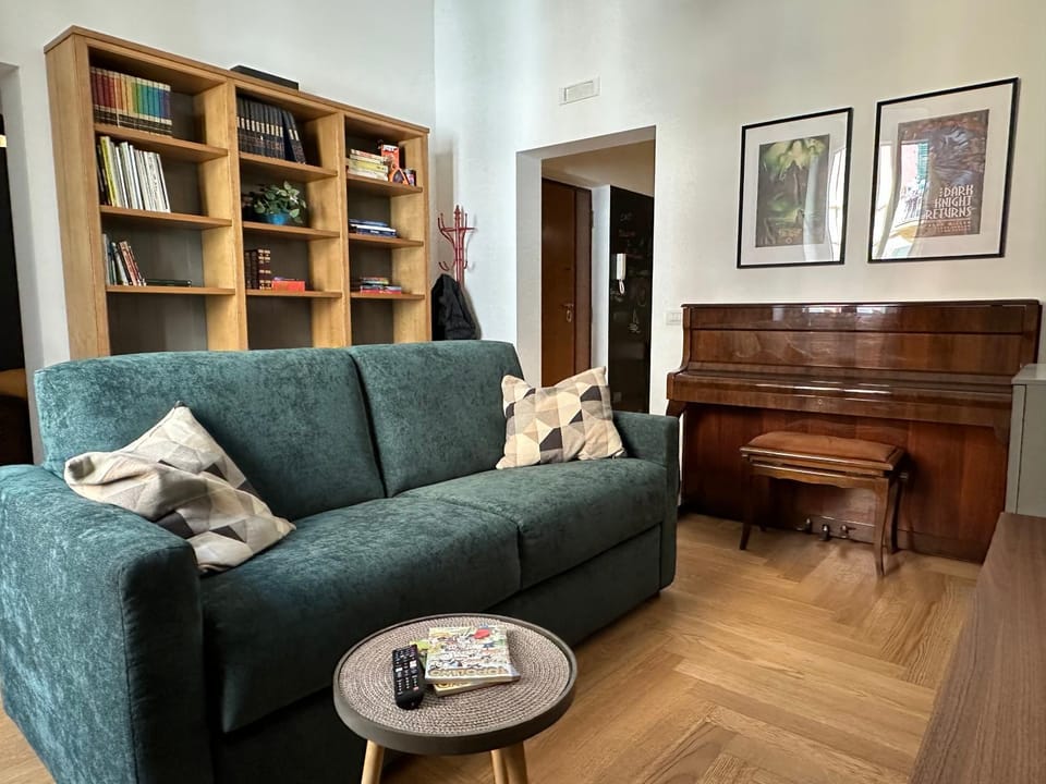 Library, Living room