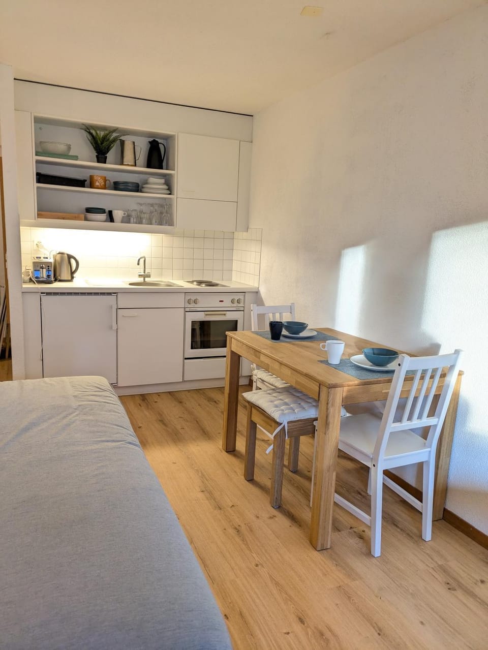 Studio with balcony, Niesen view & free parking near Interlaken, Thunersee & Blausee Apartment in Canton of Bern (Region)