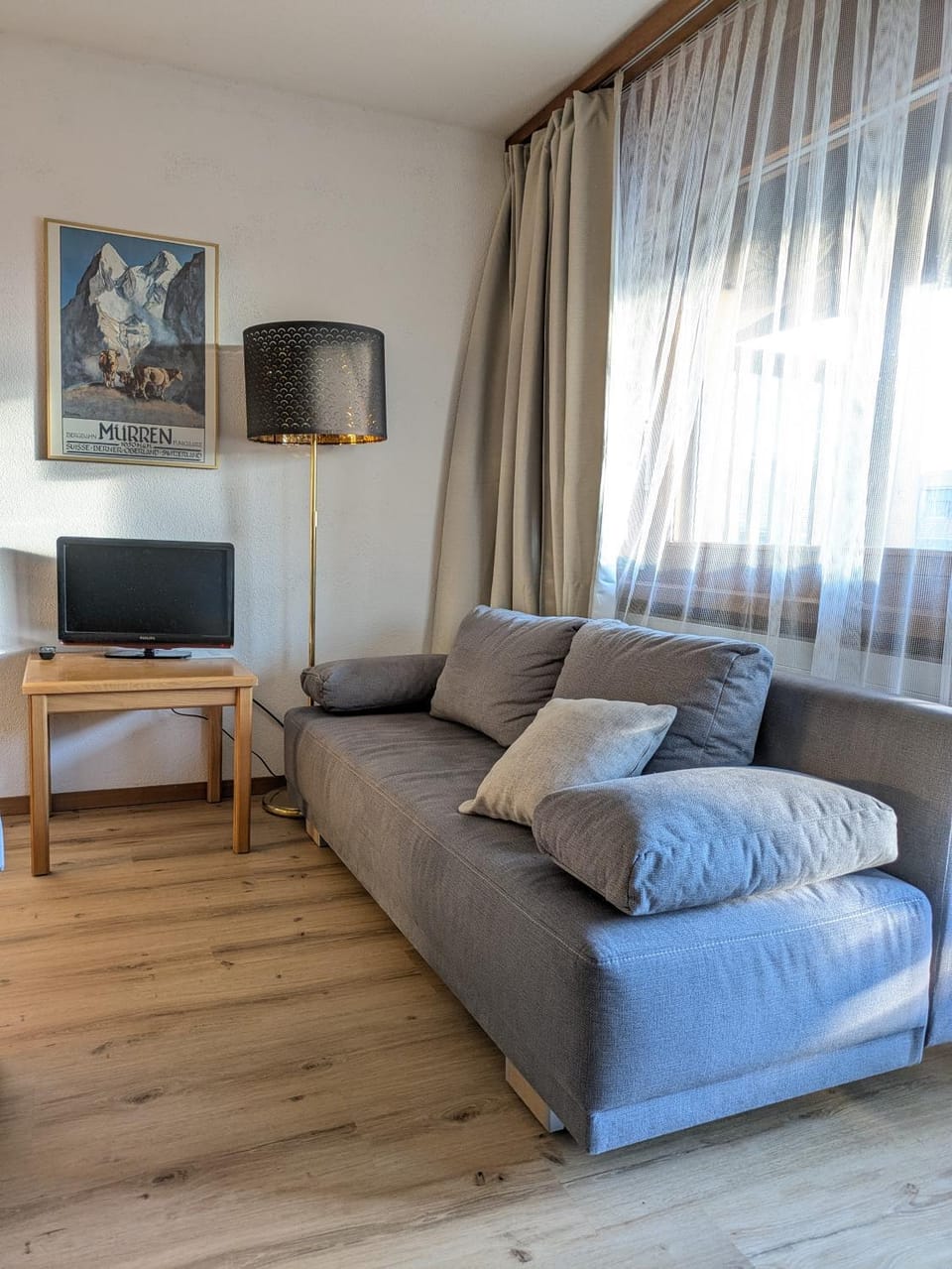 Studio with balcony, Niesen view & free parking near Interlaken, Thunersee & Blausee Apartment in Canton of Bern (Region)