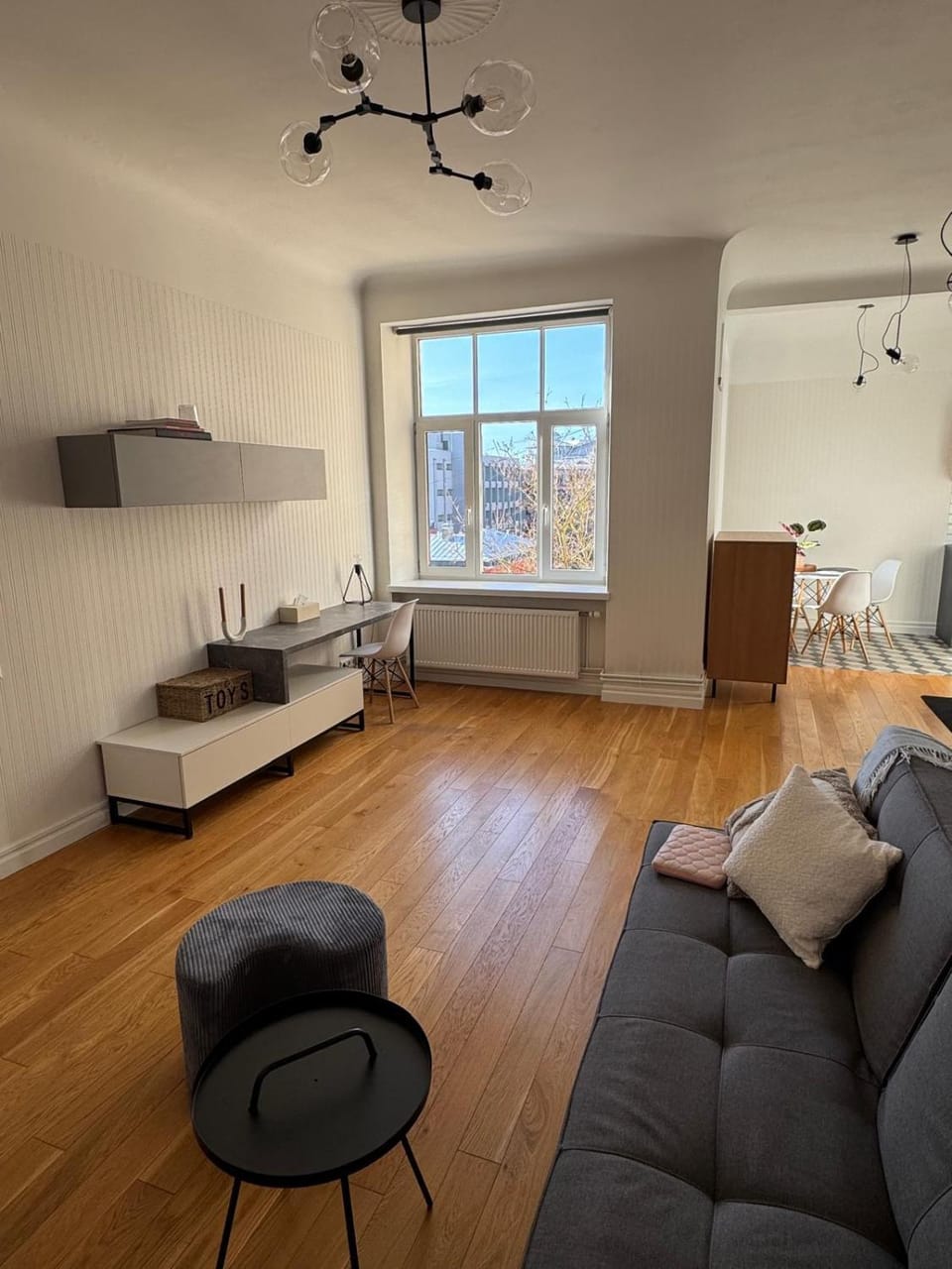 Living room, Seating area