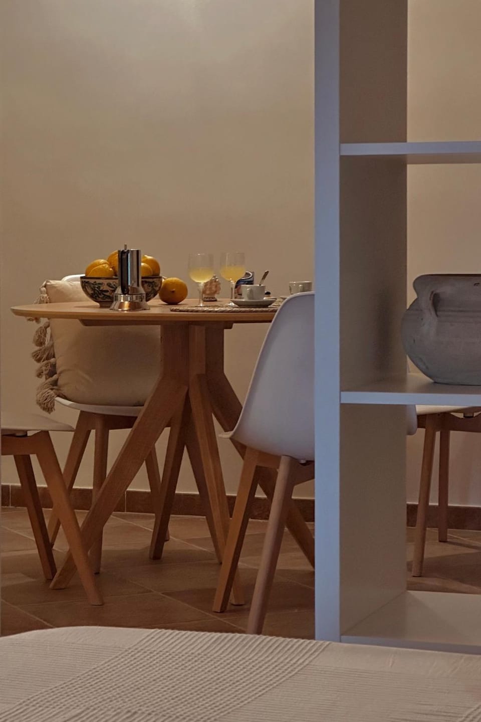 Seating area, Dining area
