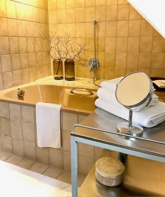 Charmante Penthouse Wohnung Apartment in Krefeld