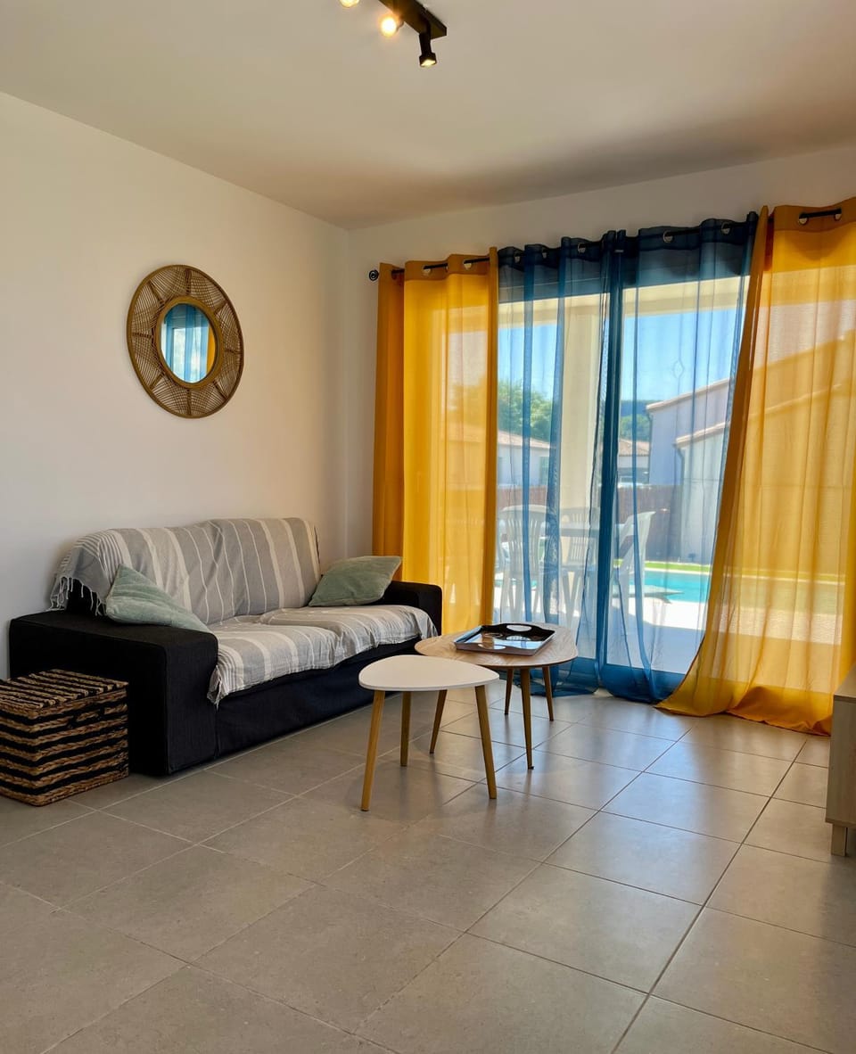 Living room, Entertainment, internet