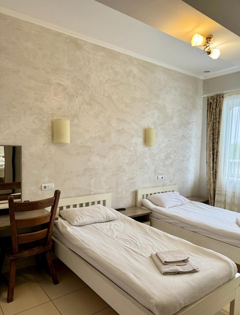 Photo of the whole room, Bedroom