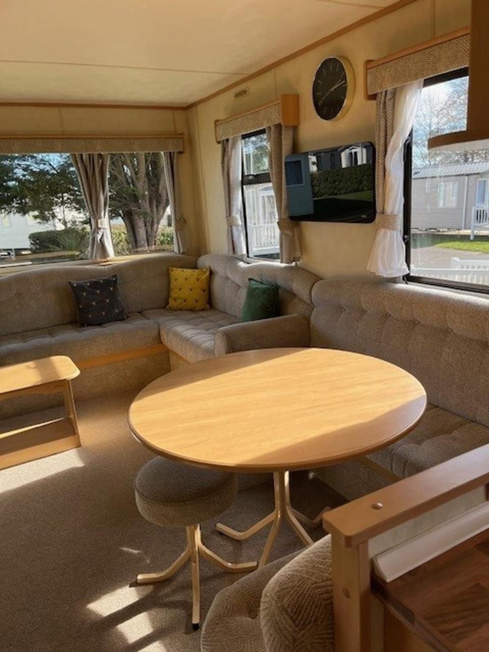 TV and multimedia, Living room, Seating area