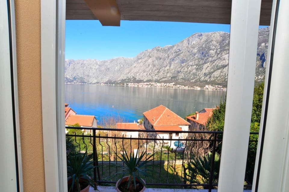 View (from property/room), Balcony/Terrace, River view