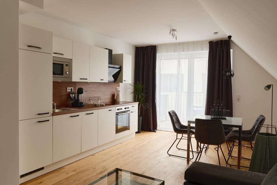 Kitchen or kitchenette, Living room, Seating area, Dining area, dishwasher, oven, stove