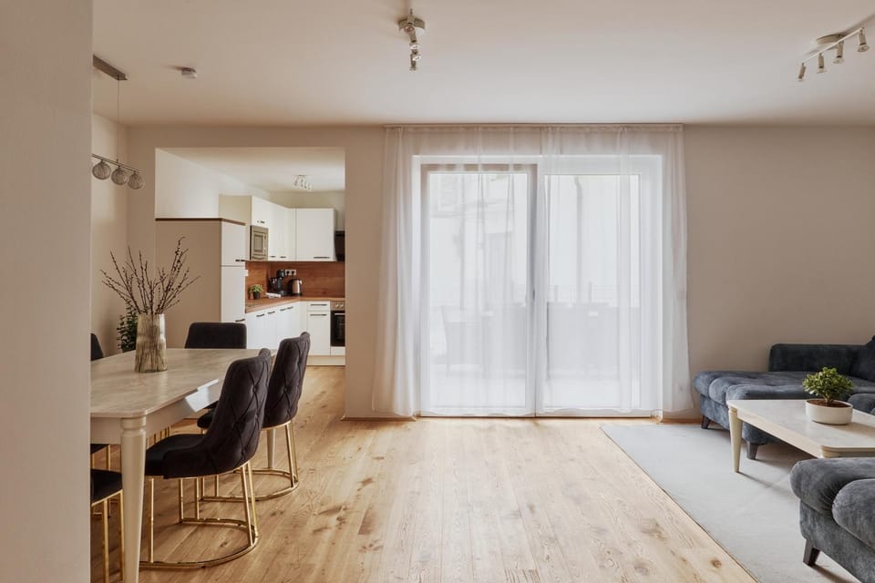 TV and multimedia, Living room, Photo of the whole room, Seating area