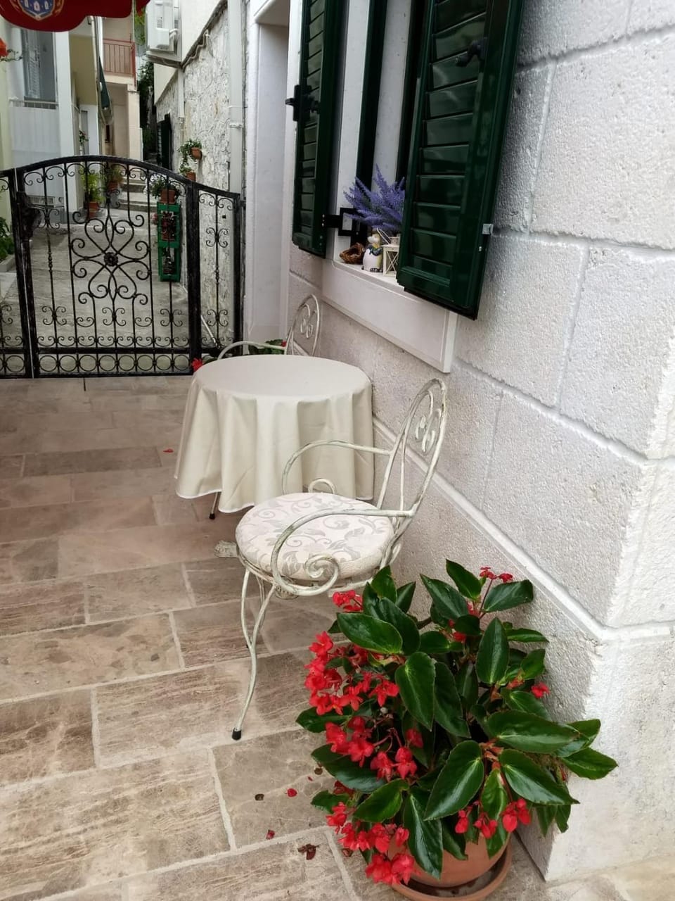 Seating area
