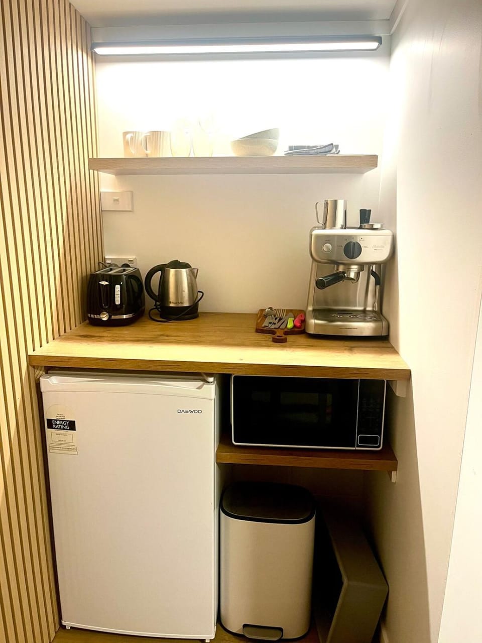 The Dream Whale Bay Apartment in Raglan