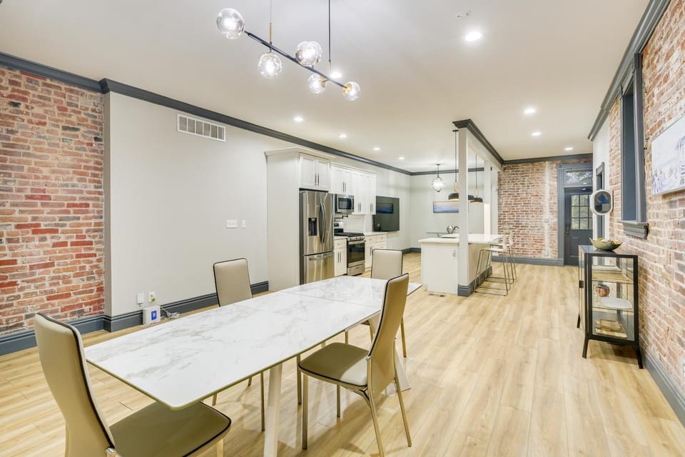 Walk to Gravois Park: 'Nice Home' w/ Garage House in Saint Louis