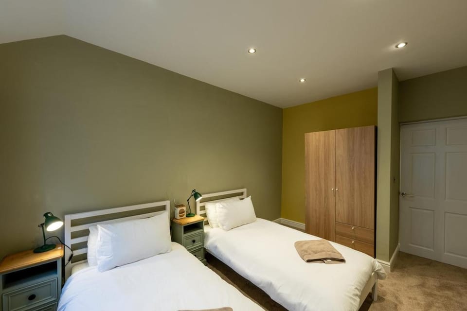 Historic town centre house with secure parking Apartment in Shrewsbury