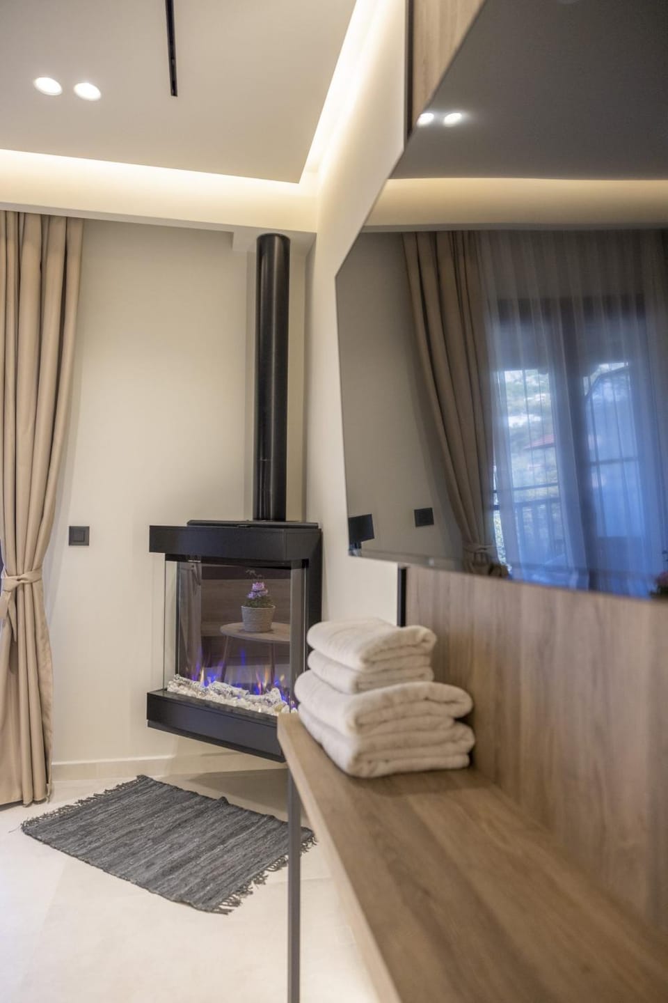 flat iron, towels
