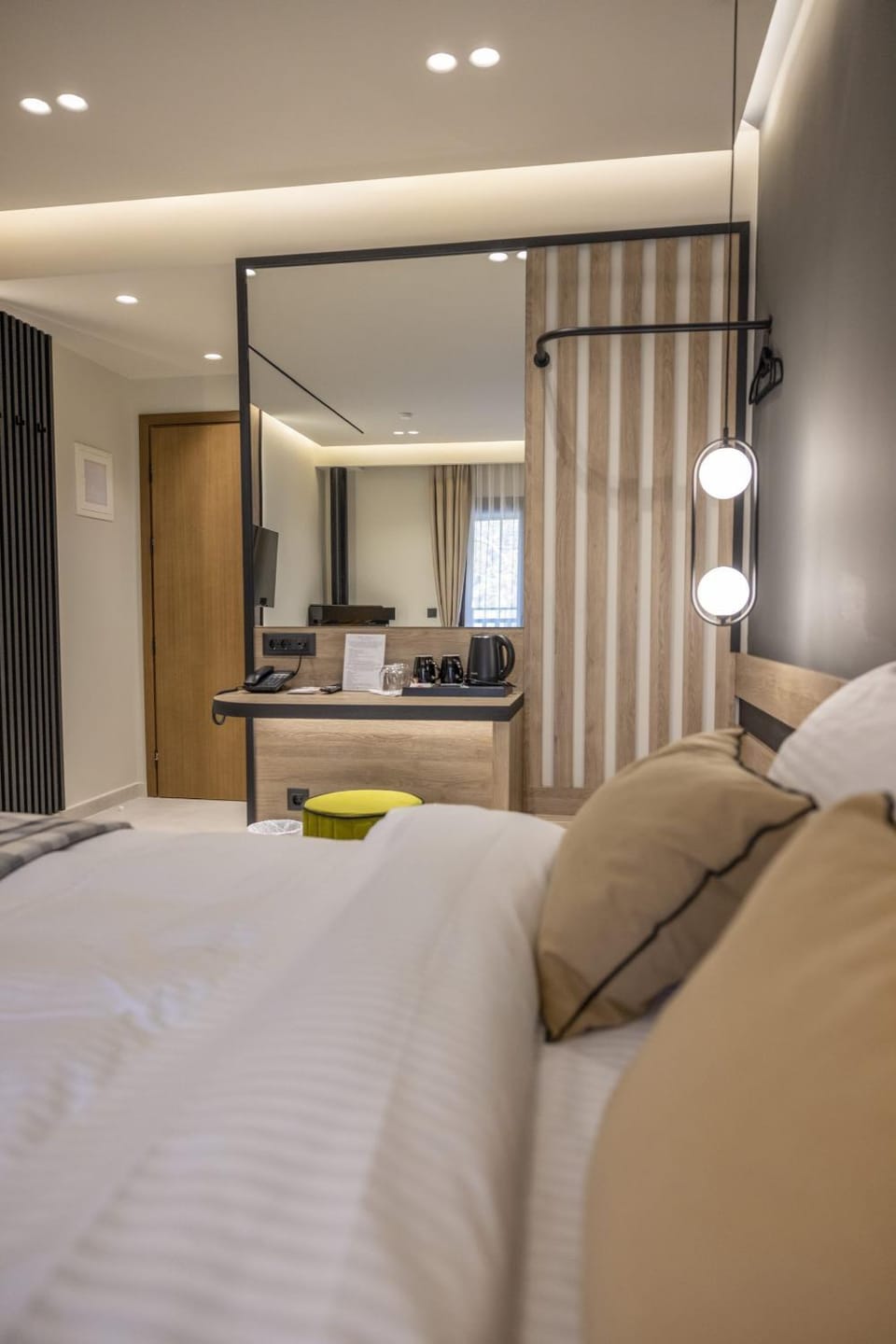 Bed, Kitchen or kitchenette, Photo of the whole room, Bedroom, hair dresser