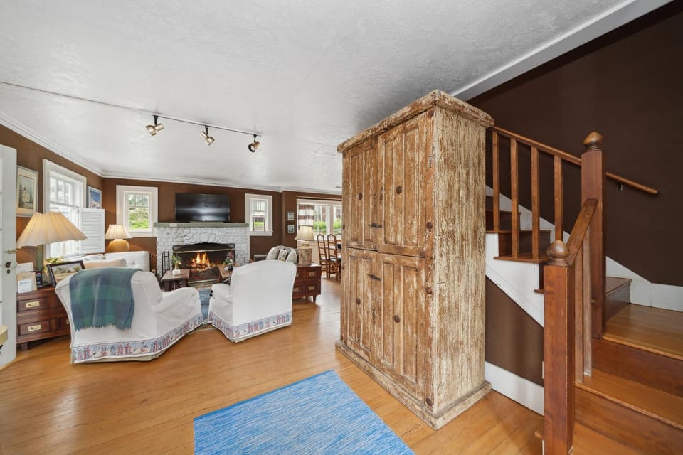 Susans Beach Cottage Steps to Sand & Surf! House in Manzanita