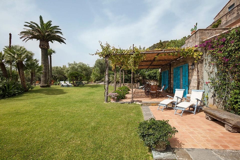 Property building, Facade/entrance, Spring, Activities, Summer, Garden, Balcony/Terrace, Other