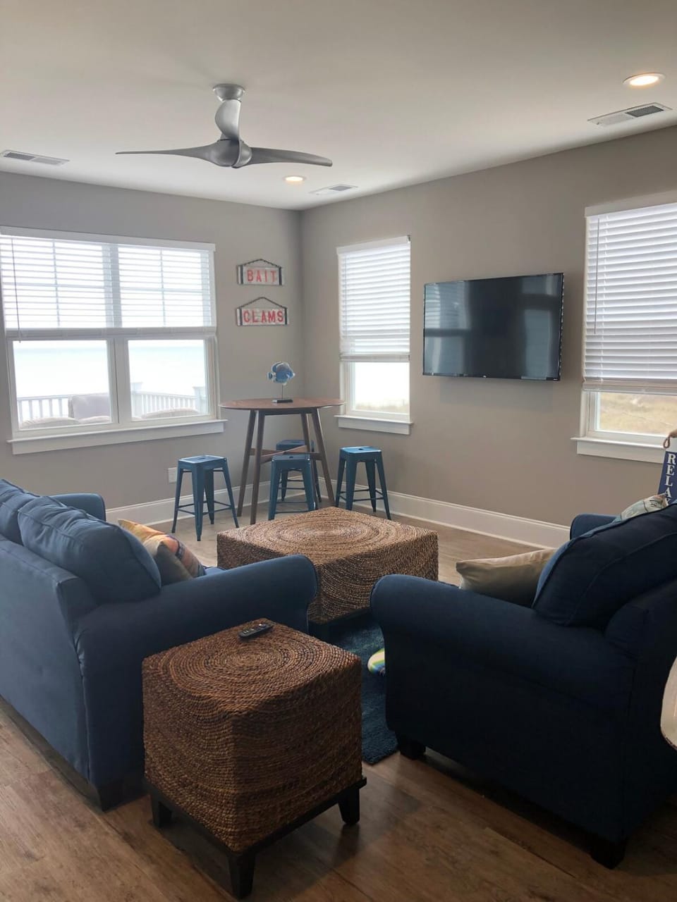 Communal lounge/ TV room