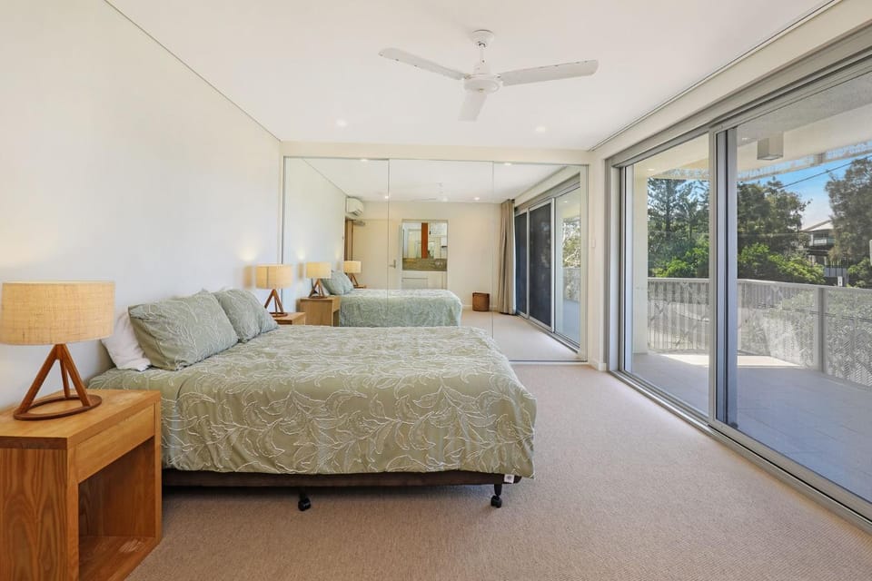 Hume Parade 19, Unit 1, Currimundi Apartment in Currimundi