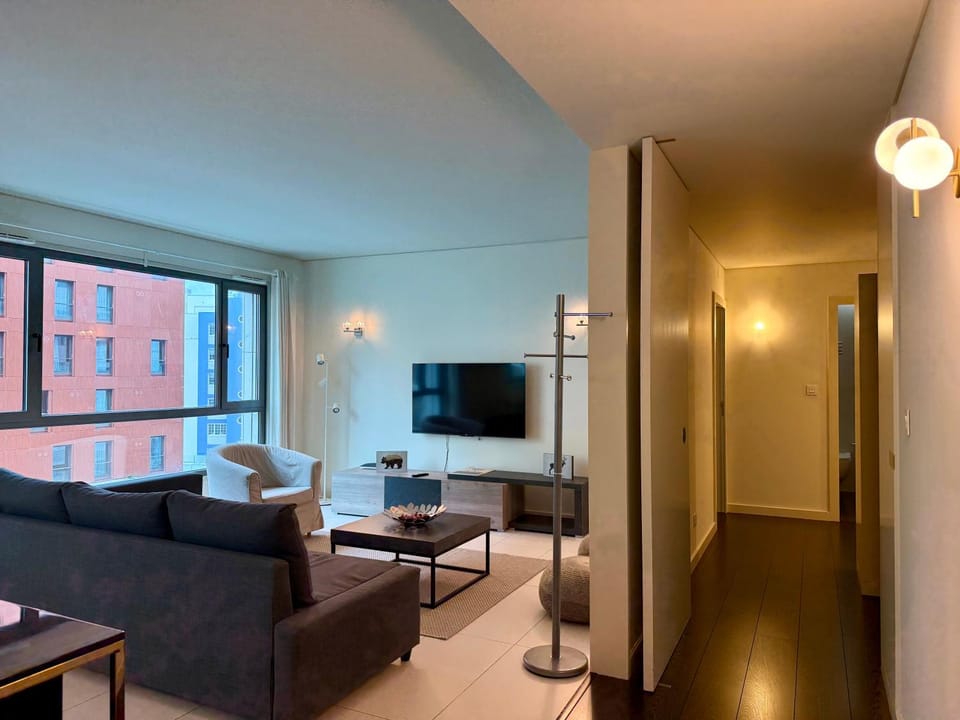 Communal lounge/ TV room, TV and multimedia, Living room, Evening entertainment