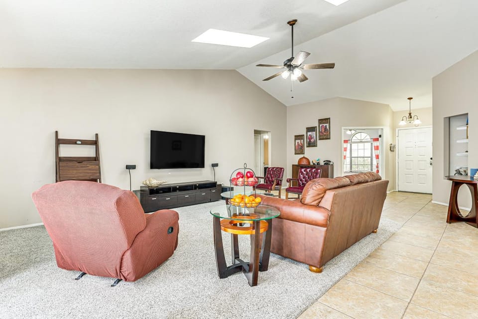 Swim, Golf & Relax: Lovely Home in Lake Mary House in Lake Mary