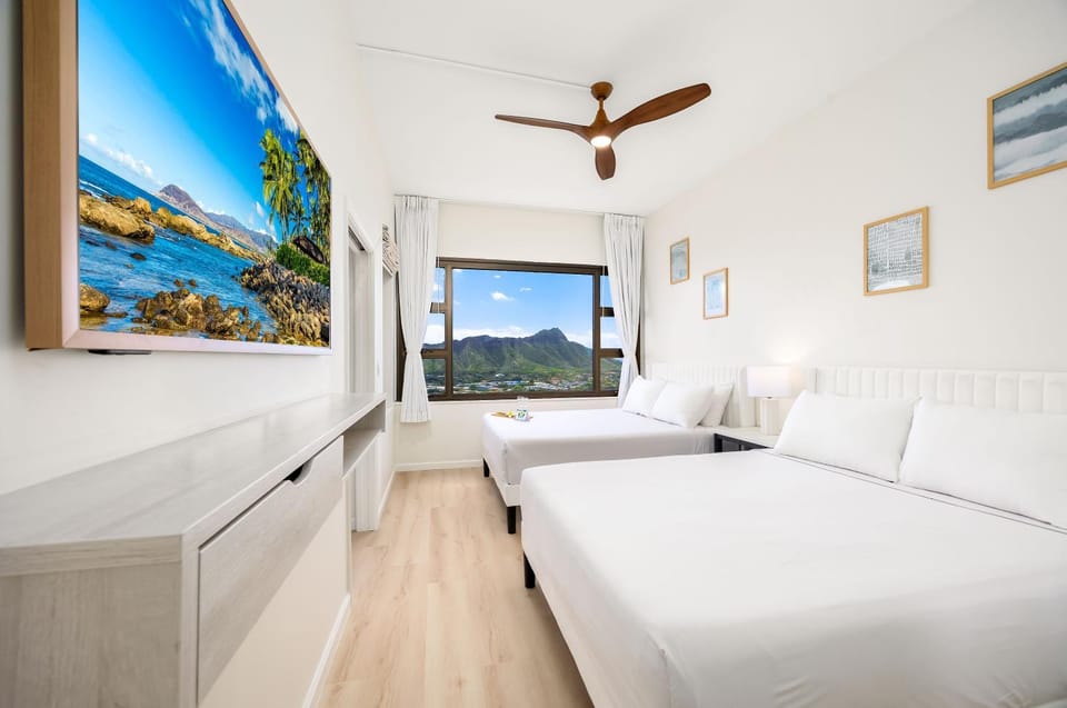Bed, Bedroom, Mountain view