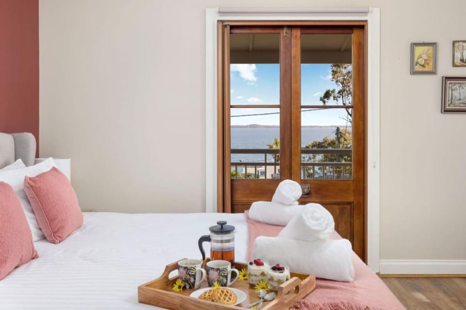 Bed, Bedroom, Sea view