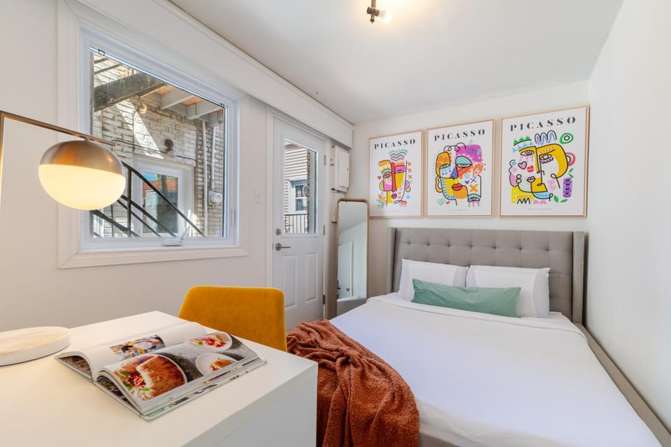 Bed, Bedroom, air conditioner