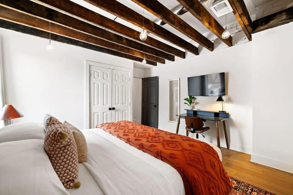 HostWise Stays - Prime Mexican War Streets 2BR Apartment Apartment in Pittsburgh