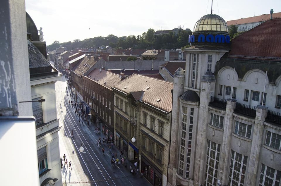 Nearby landmark, Neighbourhood, City view, Street view
