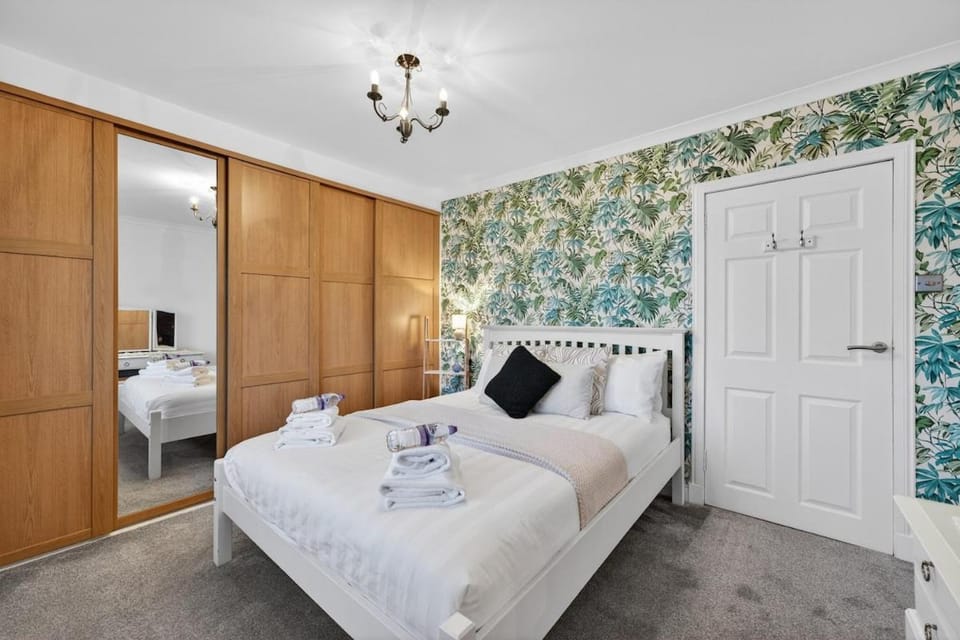 Bed, Bedroom, wardrobe