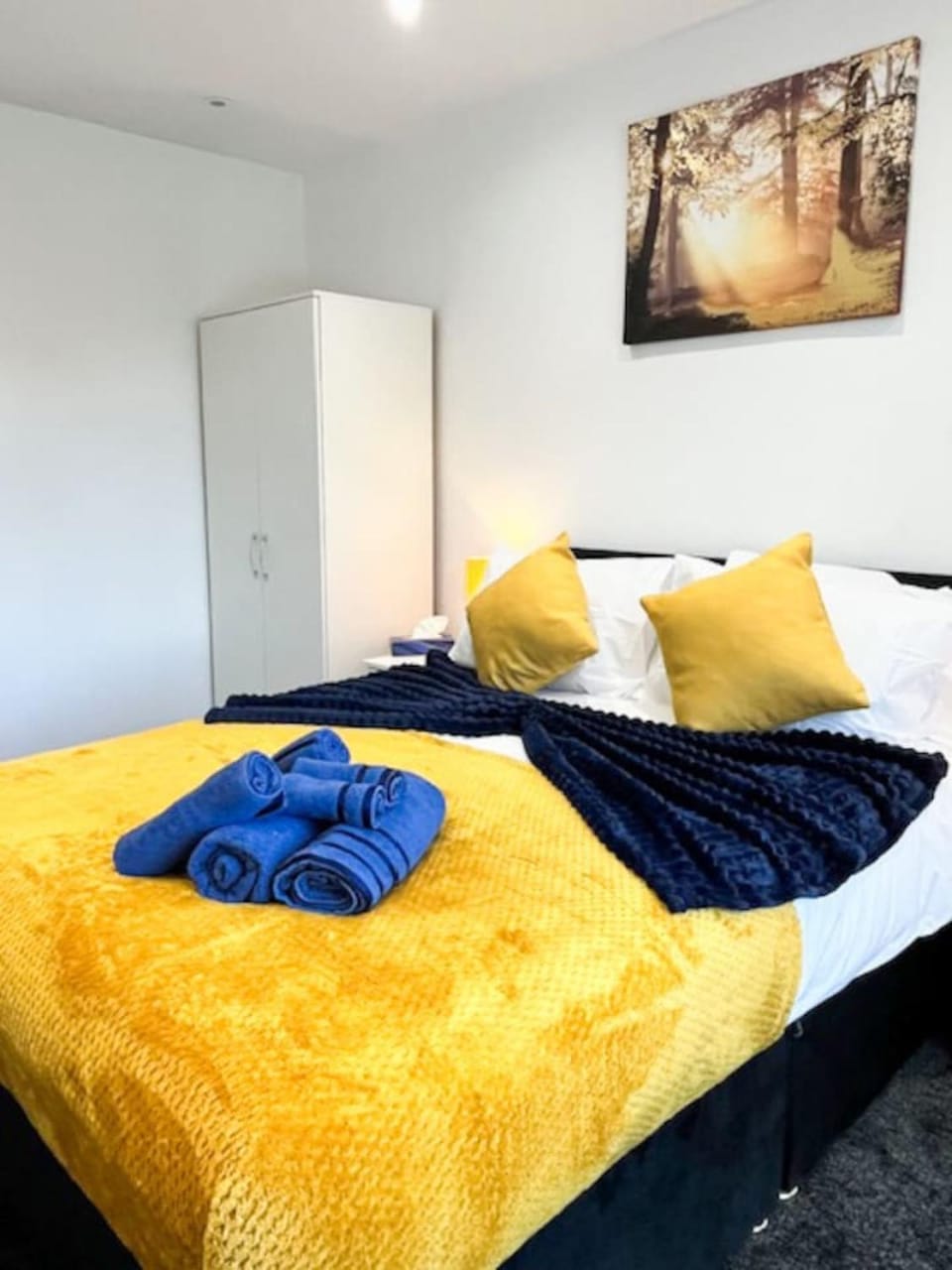 Photo of the whole room, Bedroom, towels, wardrobe