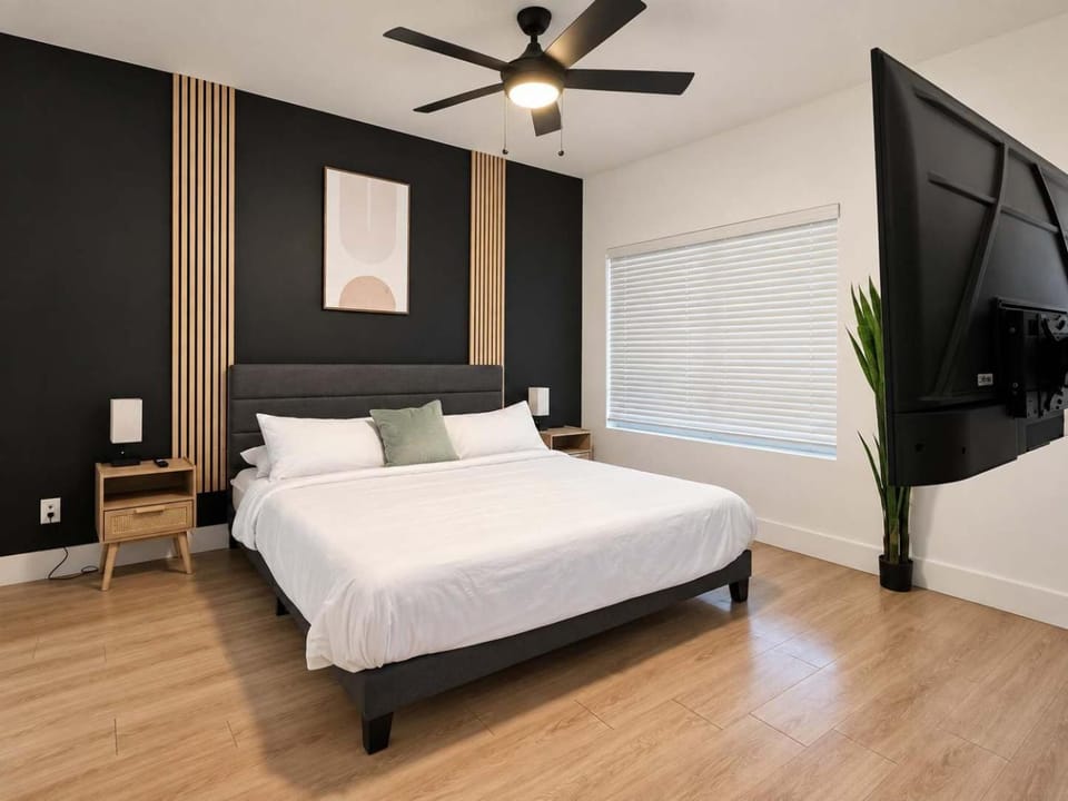 Modish 2BR Pickleball & Basketball Ct,Pool,BBQ&Pet Frndly Apartment in Scottsdale