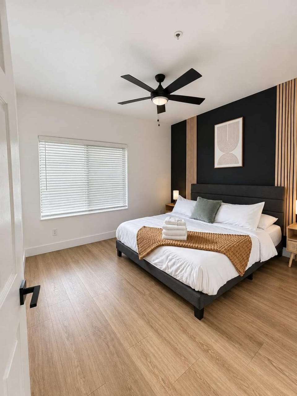 Modish 2BR Pickleball & Basketball Ct,Pool,BBQ&Pet Frndly Apartment in Scottsdale