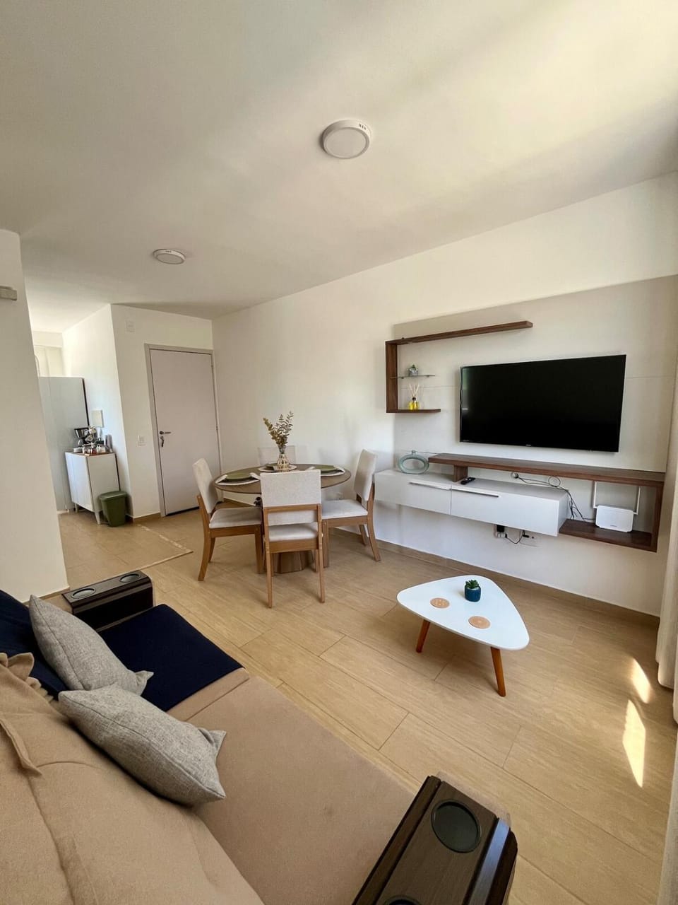 TV and multimedia, Living room, Seating area