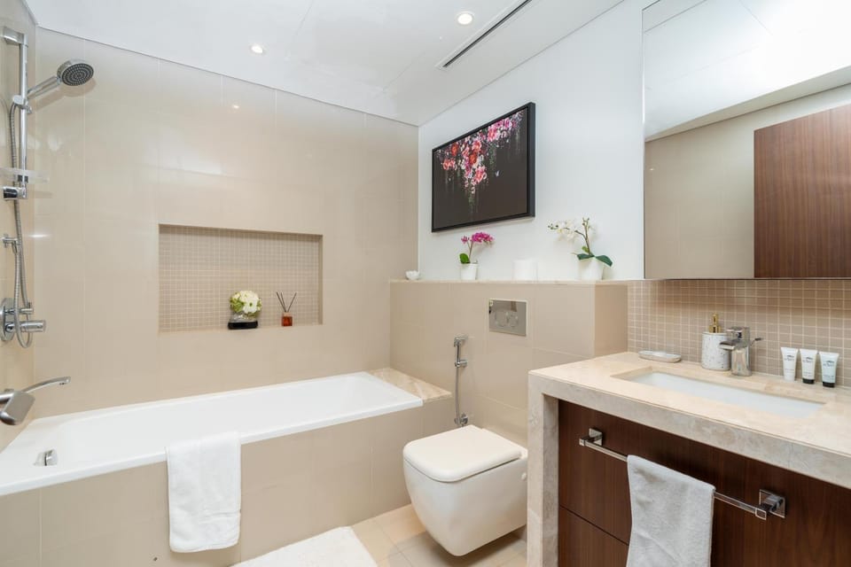 King 2BR With Burj Khalifa View In Boulevard Point Apartment in Dubai