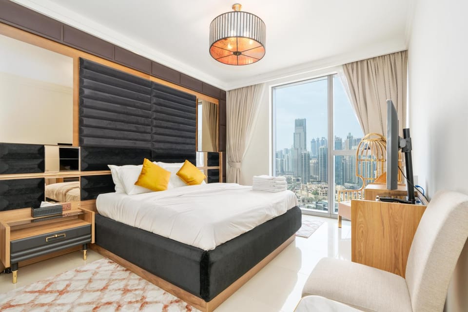 King 2BR With Burj Khalifa View In Boulevard Point Apartment in Dubai