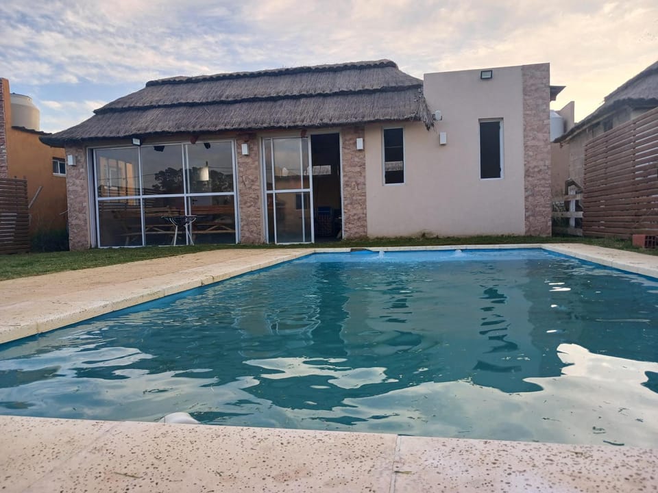 Casa 3 dormitorios en Barrio Privado con vigilancia en Haras el Terraplen, General Rodriguez, con Pileta, quincho, parrilla House in Buenos Aires Province
