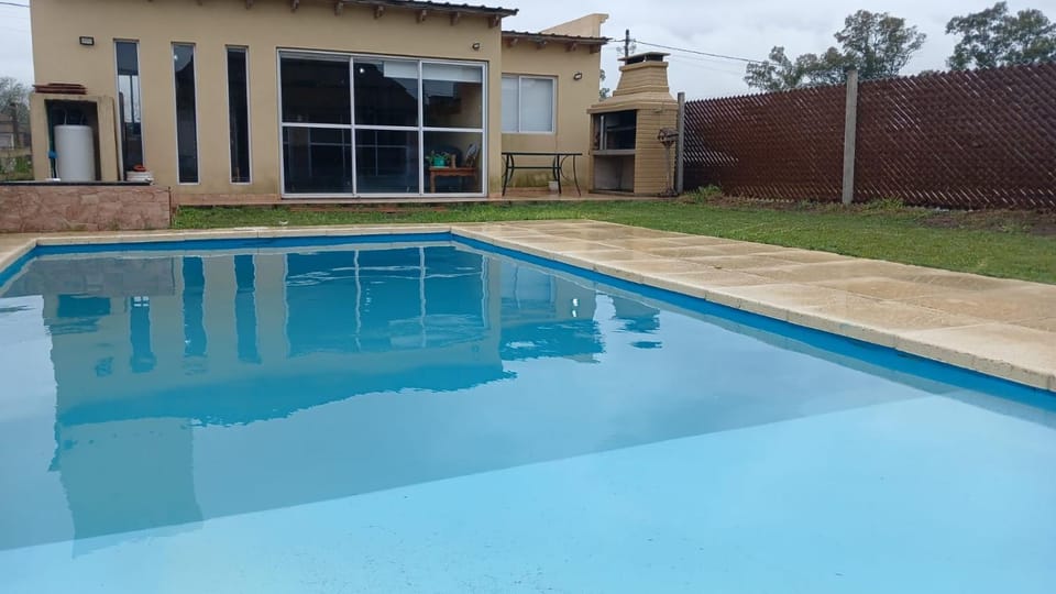 Casa 3 dormitorios en Barrio Privado con vigilancia en Haras el Terraplen, General Rodriguez, con Pileta, quincho, parrilla House in Buenos Aires Province