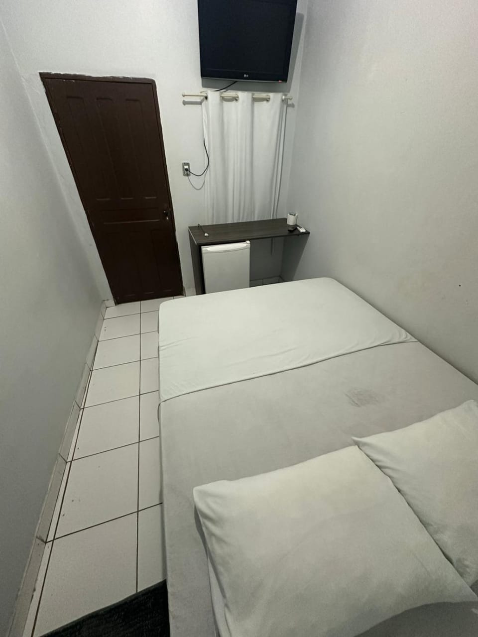 Bed, Photo of the whole room, Bedroom, internet, minibar