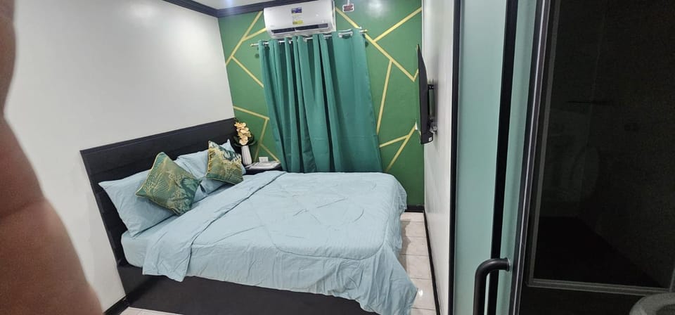 Bed, Bedroom, air conditioner